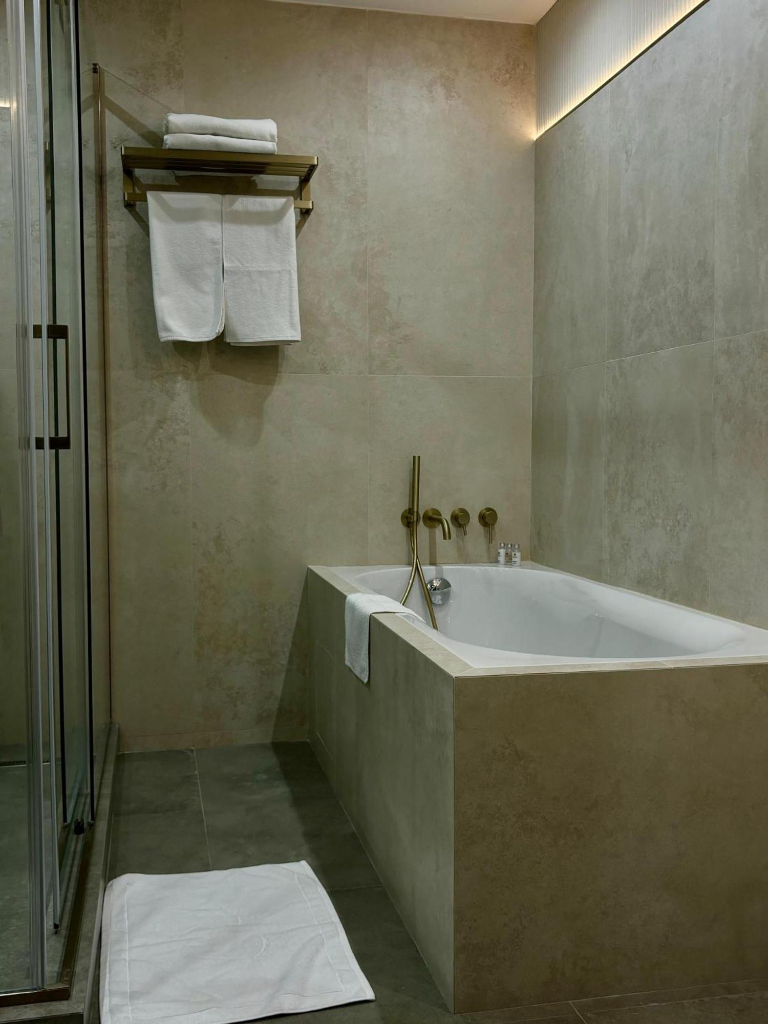 Donatello Boutique Hotel Ałma Ata Zewnętrze zdjęcie